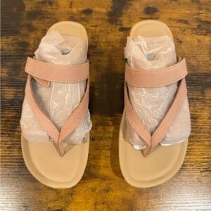 Oasis Tan Women's Sandals